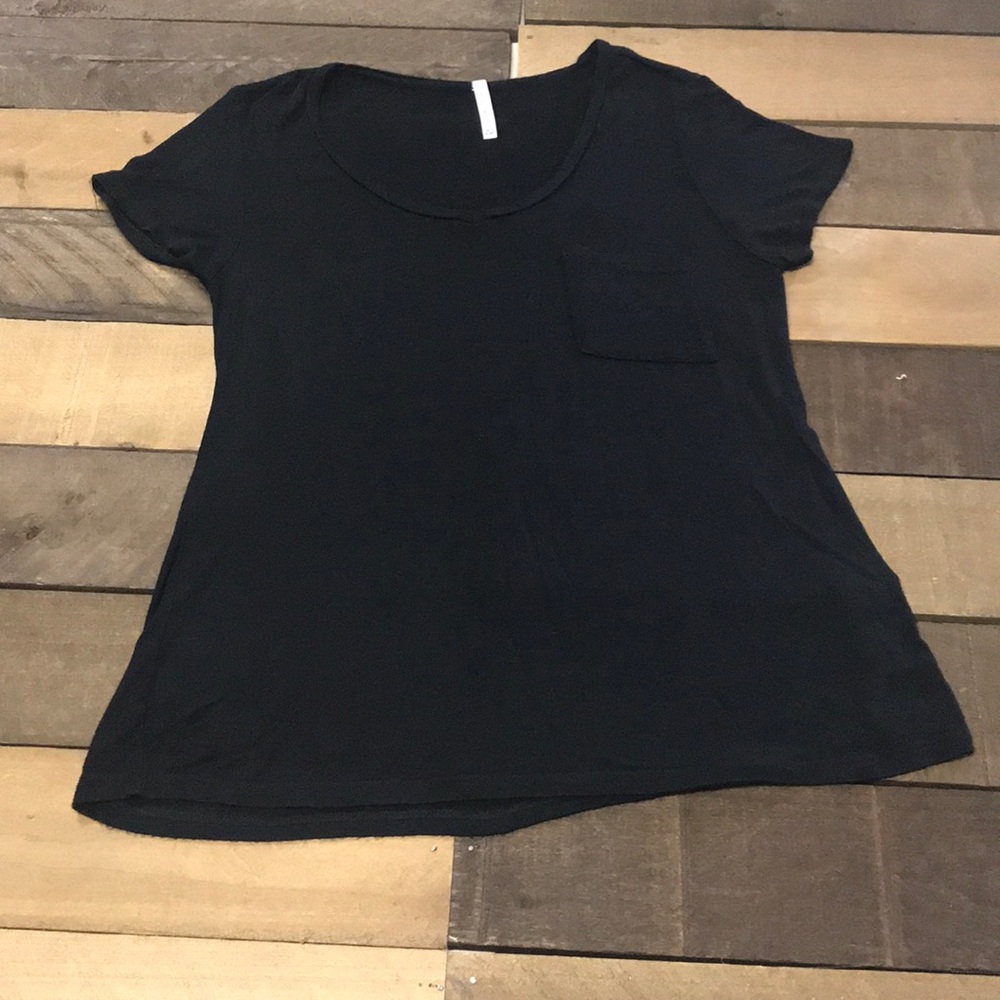 Black Tee